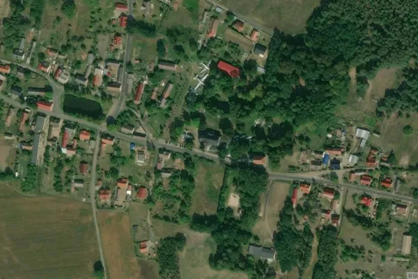 Widok z lotu ptaka: Lubuskie Muzeum Wojskowe w Zielonej Górze z siedzibą w Drzonowie