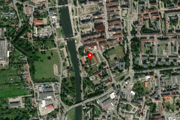 Widok z lotu ptaka: Muzeum Archeologiczno-Historyczne w Elblągu