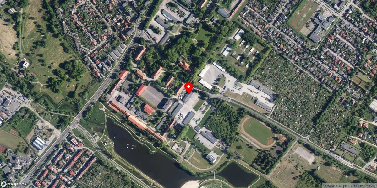 Satelitarny widok na Muzeum Broni Dawnej i Nowej, Pojazdów Militarnych i Wyposażenia Wojskowego