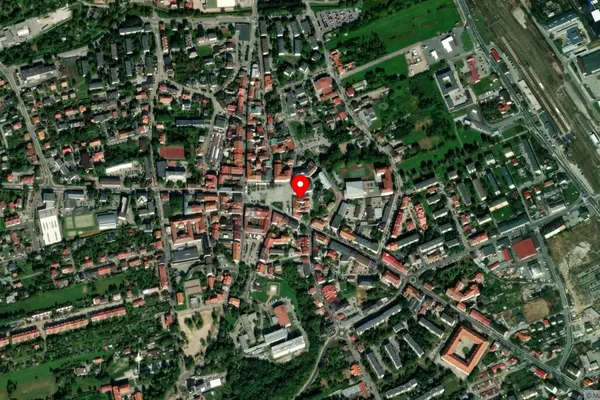 Widok z lotu ptaka: Muzeum Dom Rodzinny Ojca Świętego Jana Pawła II w Wadowicach