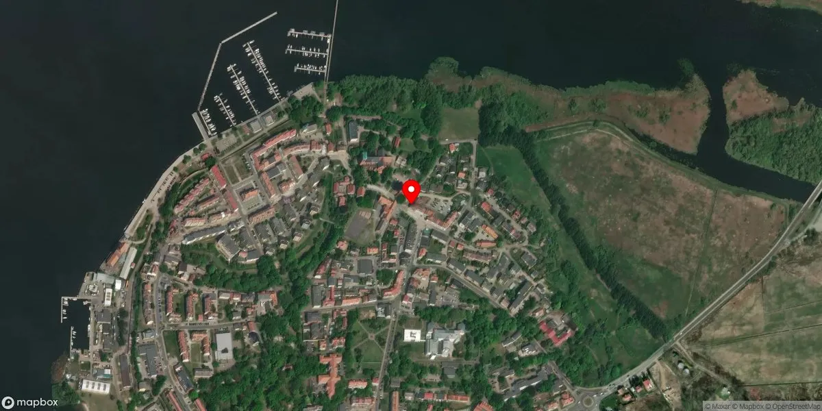 Satelitarny widok na Muzeum Historii Ziemi Kamieńskiej