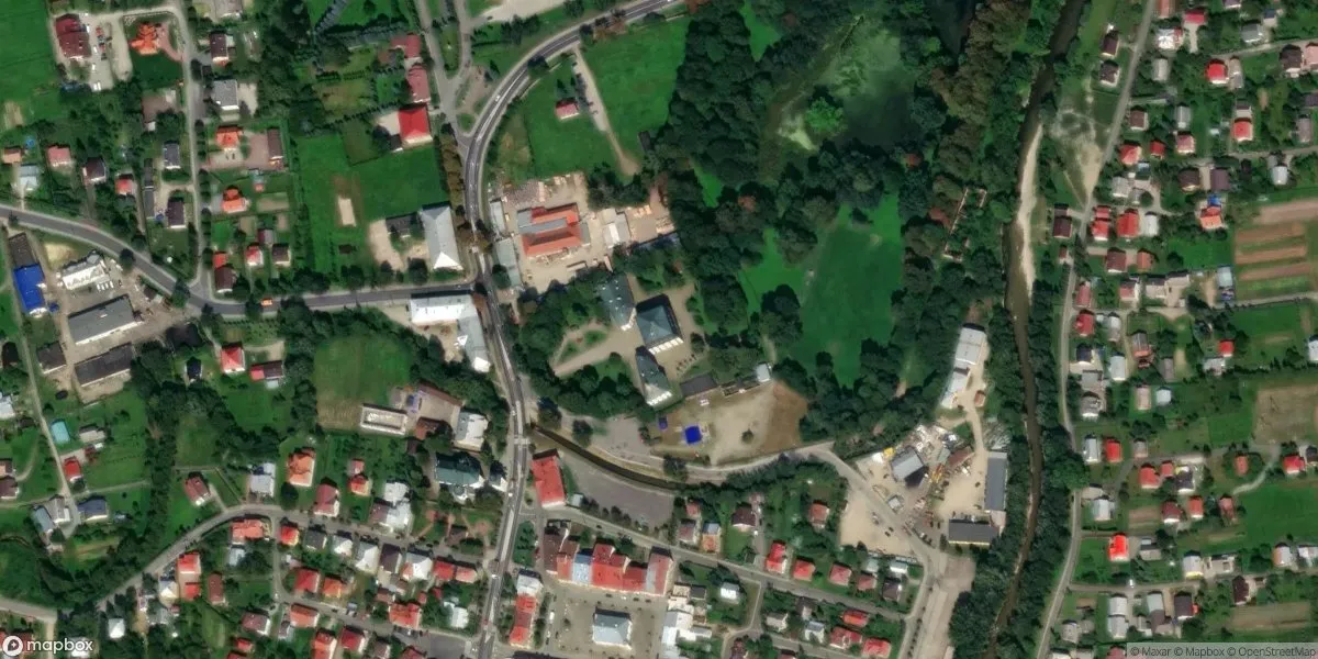 Satelitarny widok na Muzeum Historyczne - Pałac w Dukli