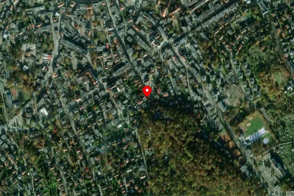 Widok z lotu ptaka: Muzeum Karkonoskie w Jeleniej Górze