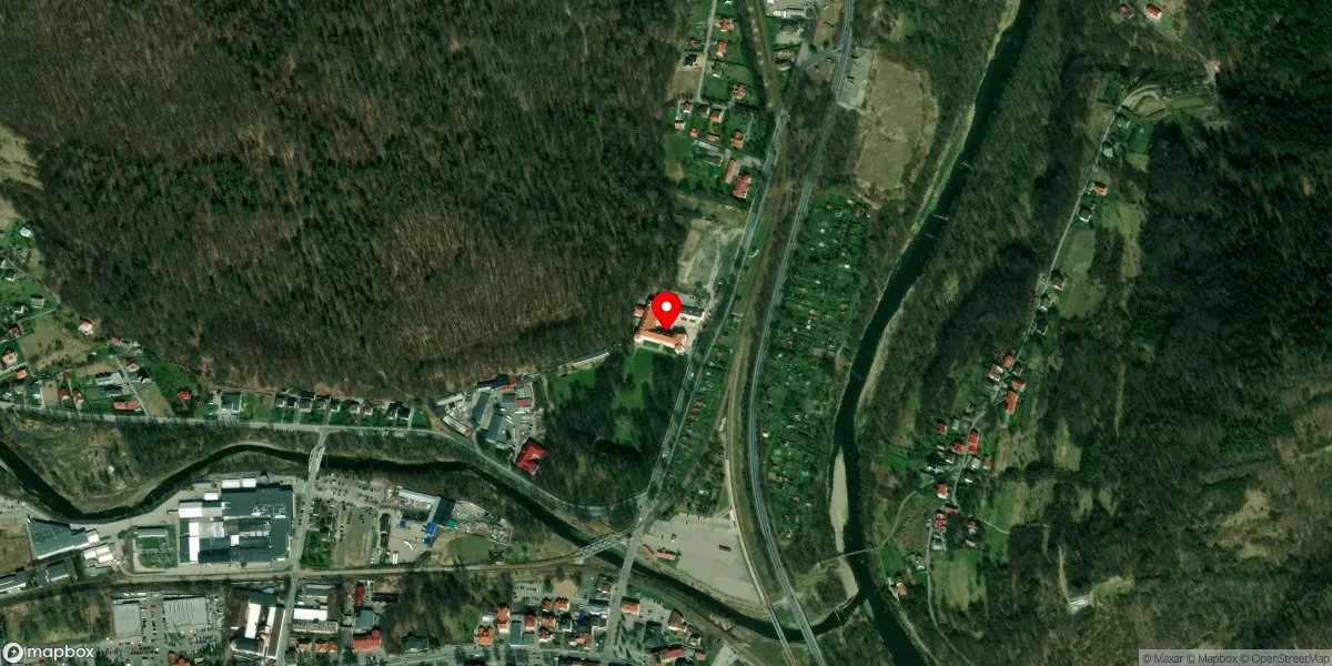 Satelitarny widok na Muzeum Miejskie Suchej Beskidzkiej