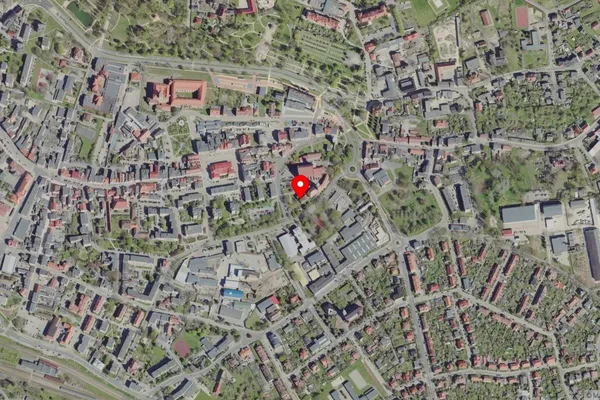 Widok z lotu ptaka: Muzeum Pogranicza Śląsko – Łużyckiego w Żarach