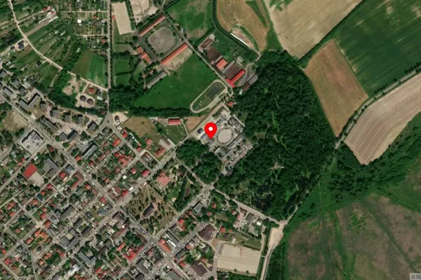 Widok z lotu ptaka: Muzeum Regionalne im. prof. Tomasza Mikockiego w Kozienicach