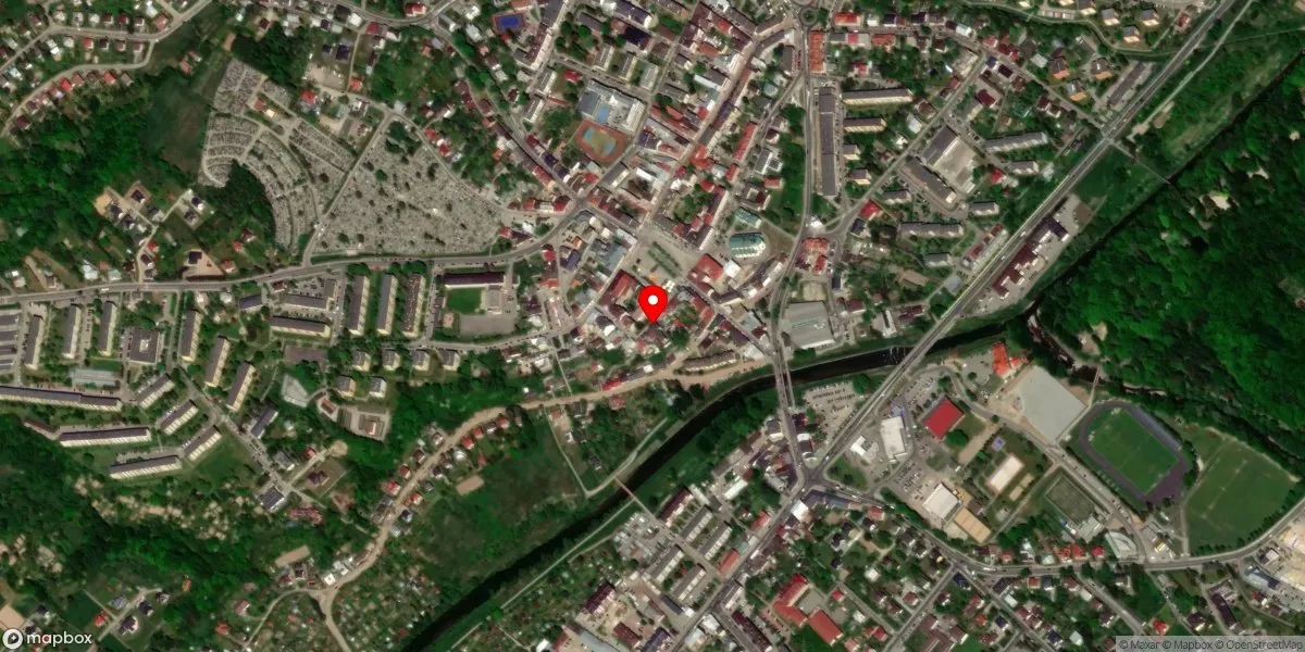 Satelitarny widok na Muzeum Regionalne PTTK im. Ignacego Łukasiewicza w Gorlicach