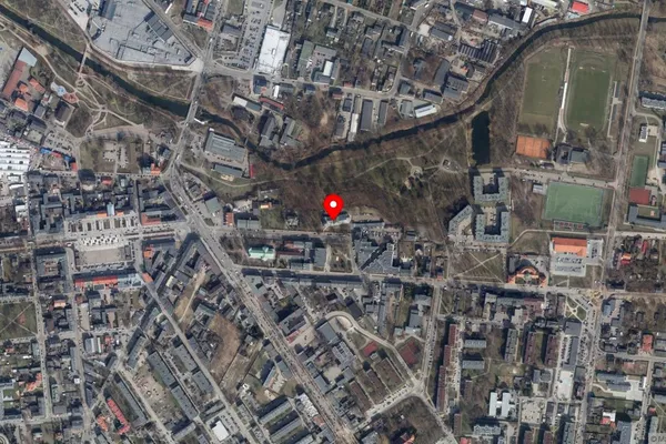 Widok z lotu ptaka: Muzeum w Tomaszowie Mazowieckim imienia Antoniego Hrabiego Ostrowskiego