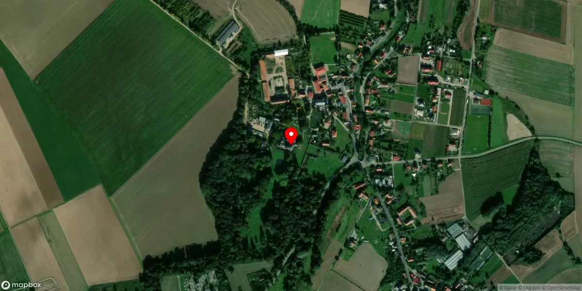 Satelitarny widok na Muzeum „Zamek Roztoka” w Roztoce