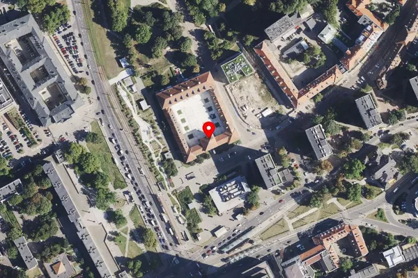 Widok z lotu ptaka: Państwowe Muzeum Archeologiczne w Warszawie