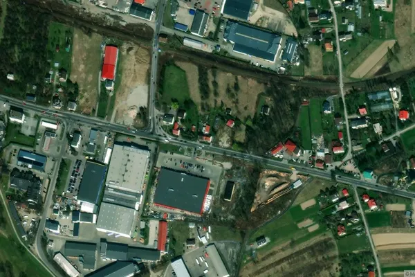 Widok z lotu ptaka: Prywatne Muzeum Polsko-Amerykańskie „Hell’s Angel” w Wadowicach